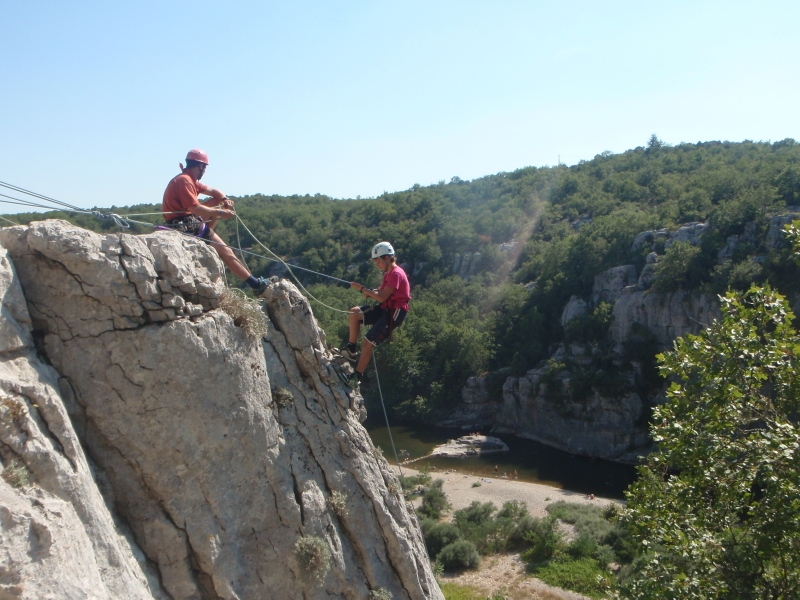 Village Camps International Summer Camp Ardèche, France 2019-07-26 https://www.villagecamps.com/journals_admin/images/74-9-Tomi abseils.jpg Village Camps International Summer Camp Ardèche, France 2019-07-26 https://www.villagecamps.com/journals_admin/images/74-9-Tomi abseils.jpg